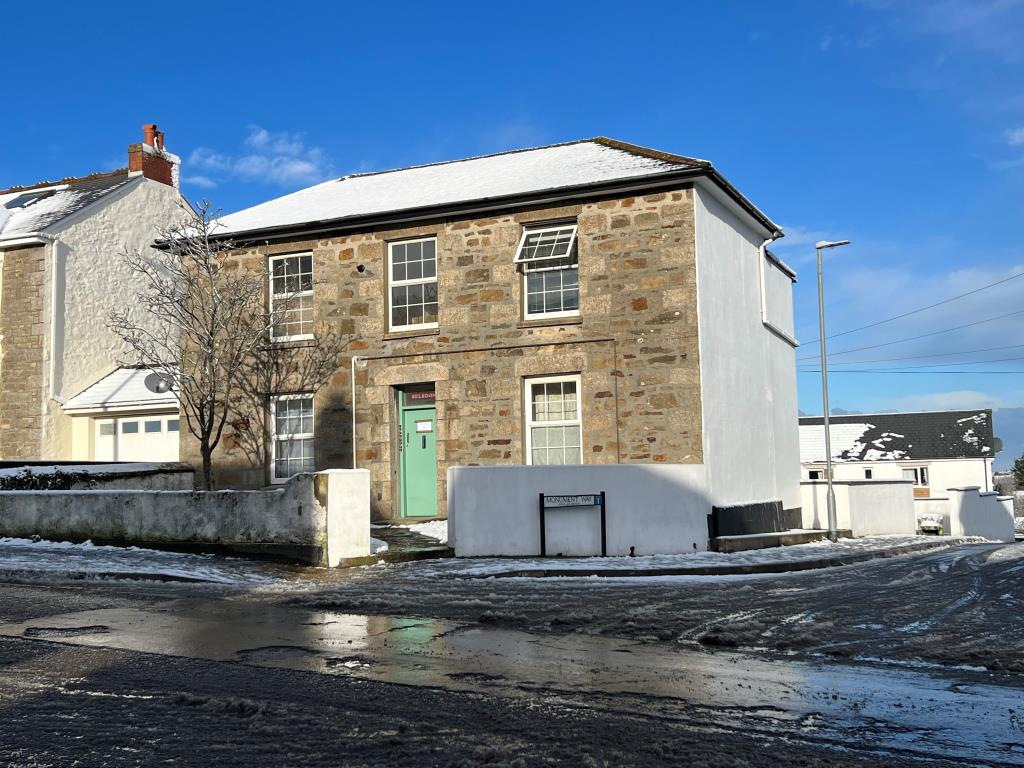 Lot: 38 - FREEHOLD RESIDENTIAL INVESTMENT WITH DEVELOPMENT POTENTIAL -